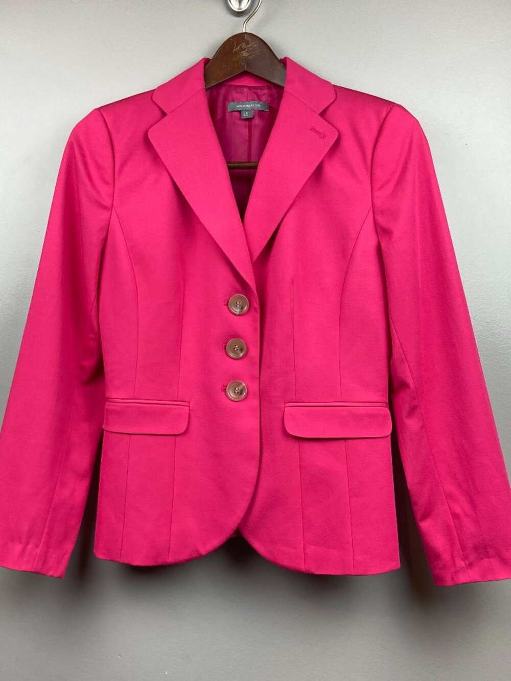 Ann Taylor Pink 3-Button Blazer Size 2 Barbiecore Summer Colorful